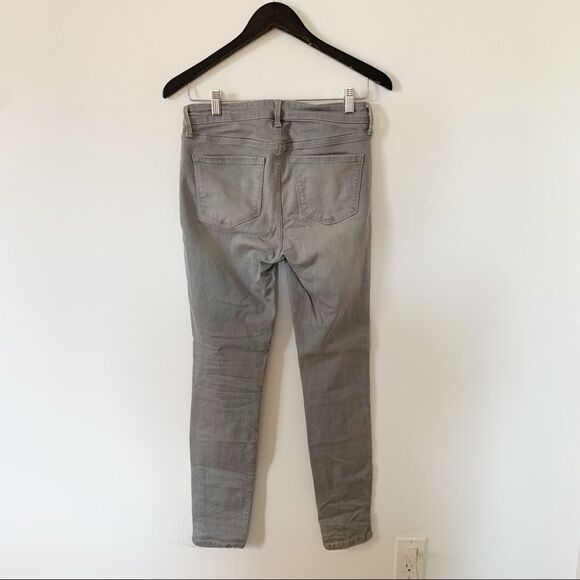 Old Navy Mid Rise Gray Wash Rockstar Sculpt Skinny Jeans - Picture 6 of 7